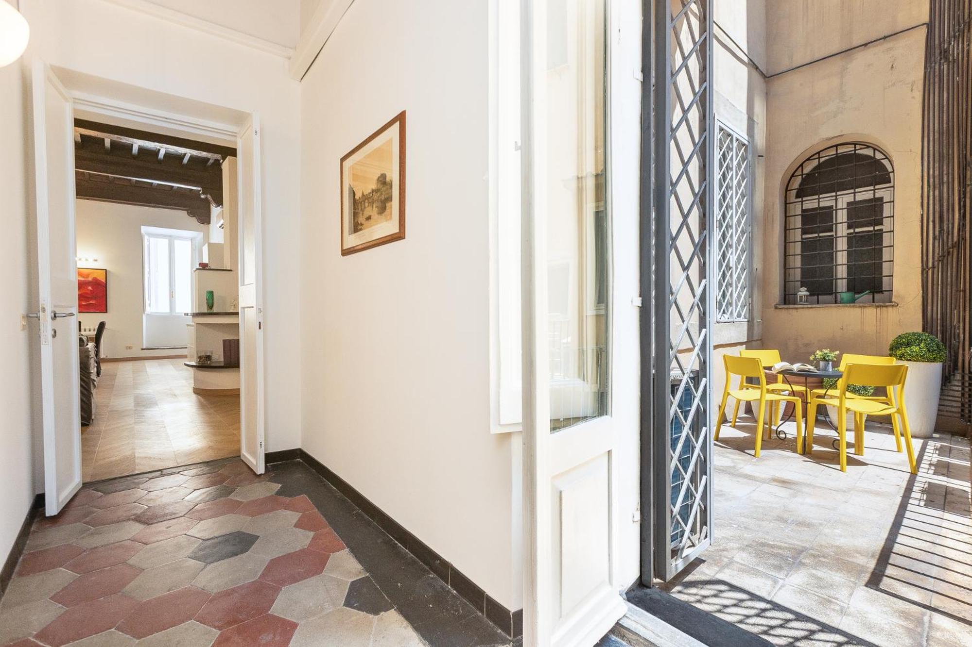 In - Bramante Luxury Apartment Rome